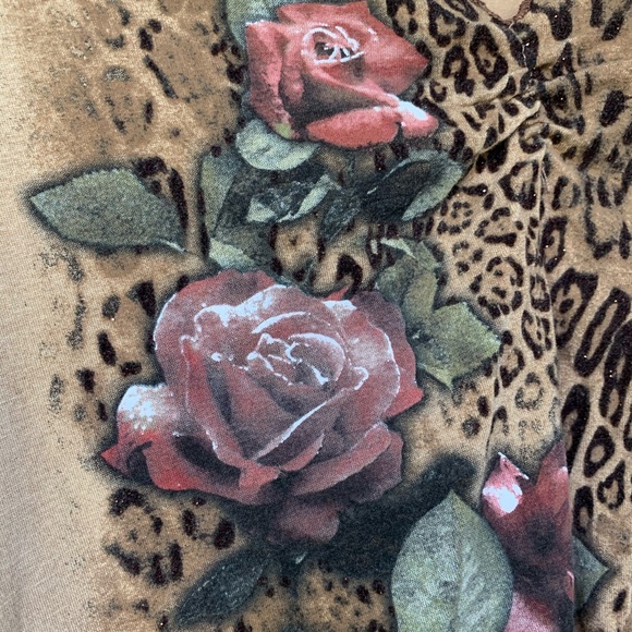 FANG V-Neck Top, size Large - Picture 3 of 3